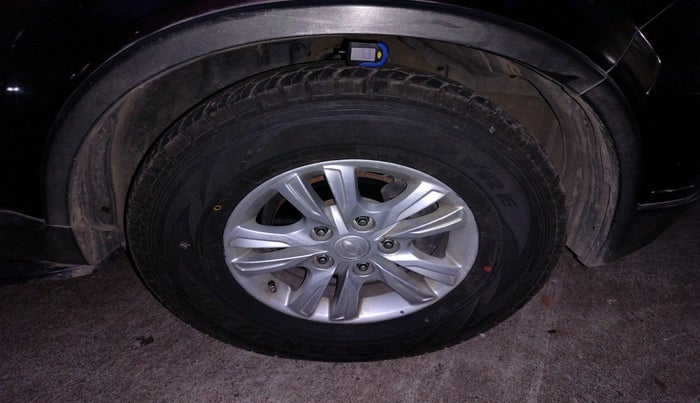 2014 Ssangyong Rexton RX 6, Diesel, Manual, 1,10,426 km, tyre