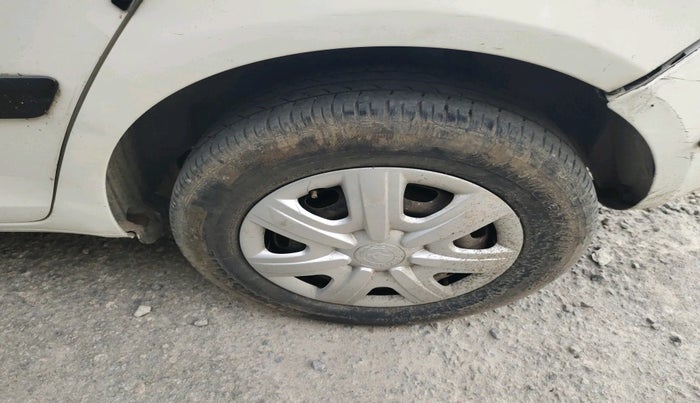 2011 Skoda Fabia CLASSIC 1.2 TDI, Diesel, Manual, 1,16,861 km, tyre