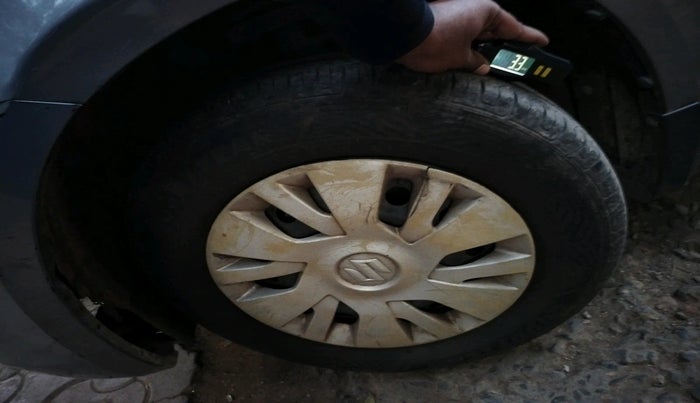 2013 Maruti Swift VDI, Diesel, Manual, 1,37,583 km, tyre