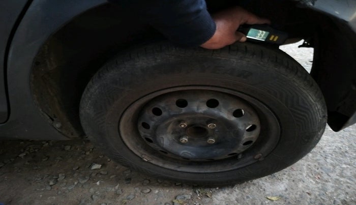 2013 Maruti Swift VDI, Diesel, Manual, 1,37,583 km, tyre