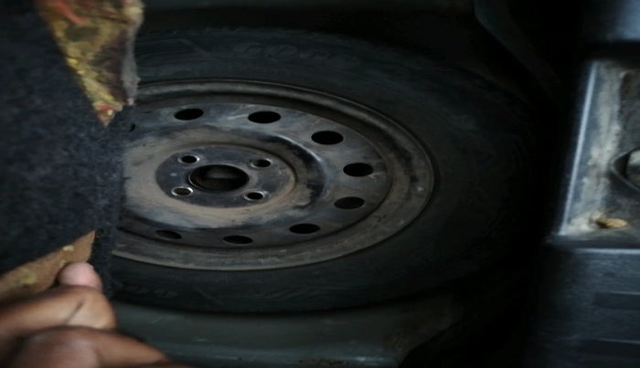 2013 Maruti Swift VDI, Diesel, Manual, 1,37,583 km, tyre