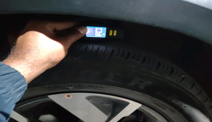 2023 KIA SONET HTX 1.0 IMT, Petrol, Manual, 8,063 km, tyre