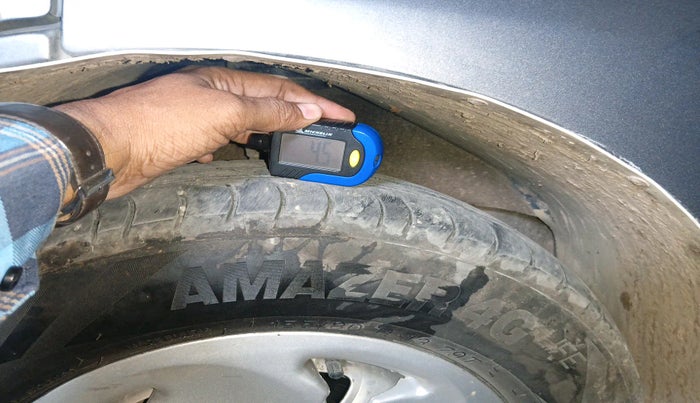 2020 Maruti Eeco 5 STR WITH A/C+HTR CNG, Petrol, Manual, 75,102 km, tyre