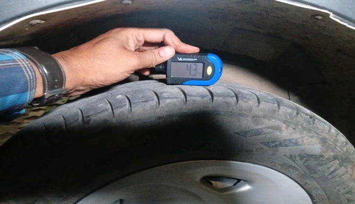 2020 Maruti Eeco 5 STR WITH A/C+HTR CNG, Petrol, Manual, 75,102 km, tyre