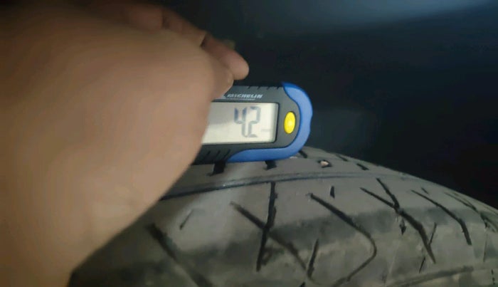 2018 Mahindra MARAZZO M4 8 STR, Diesel, Manual, 1,28,113 km, tyre