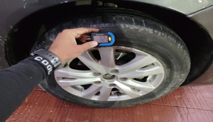 2016 Maruti Ertiga VXI CNG, Petrol, Manual, 89,766 km, tyre