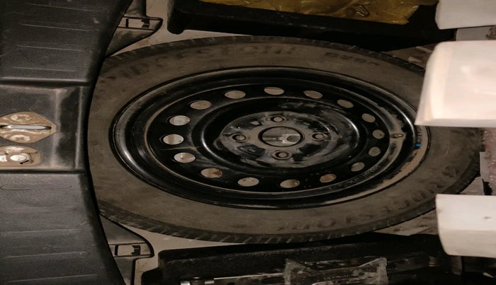 2013 Maruti Wagon R 1.0 VXI, Petrol, Manual, 1,59,227 km, tyre