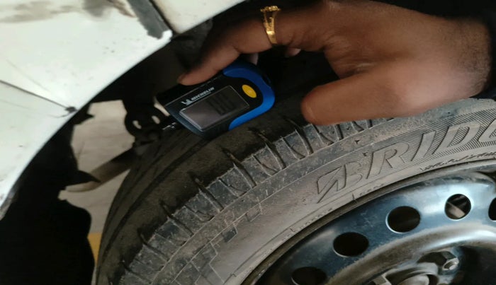 2013 Maruti Wagon R 1.0 VXI, Petrol, Manual, 1,59,227 km, tyre