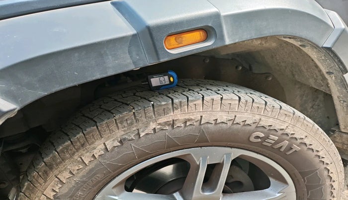 2024 Mahindra Thar LX P 2WD AT HT, Petrol, Automatic, 31,205 km, tyre