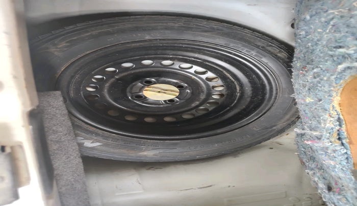 2015 Honda Brio S MT, Petrol, Manual, 56,892 km, tyre