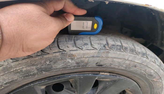 2015 Honda Brio S MT, Petrol, Manual, 56,892 km, tyre