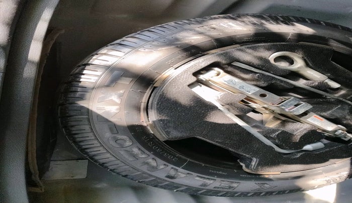 2016 Maruti S Cross ALPHA 1.3, Diesel, Manual, 1,27,996 km, tyre