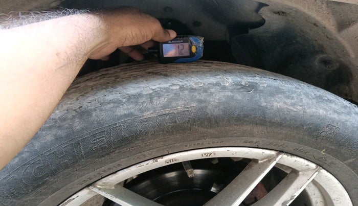 2015 Mahindra TUV300 T8 AMT, Diesel, Automatic, 89,101 km, tyre