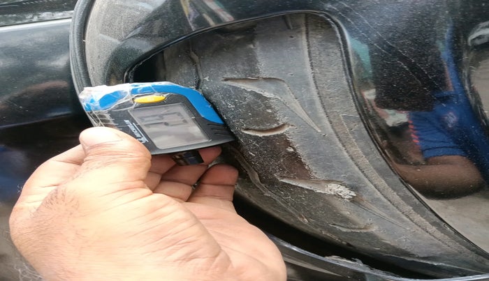 2015 Mahindra TUV300 T8 AMT, Diesel, Automatic, 89,101 km, tyre