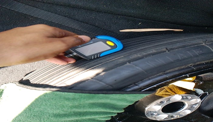 2015 Mercedes Benz S Class S350 CDI, Diesel, Automatic, 1,16,854 km, tyre