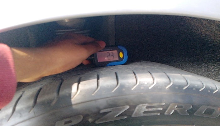 2015 Mercedes Benz S Class S350 CDI, Diesel, Automatic, 1,16,854 km, tyre