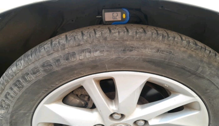 2016 Toyota Innova Crysta 2.4 GX 8 STR, Diesel, Manual, 1,74,097 km, tyre