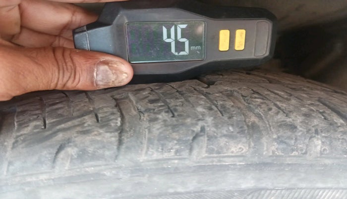 2017 Tata Hexa XTA 4X2 6 STR, Diesel, Automatic, 1,86,053 km, tyre