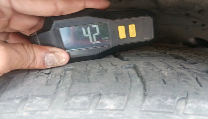 2017 Tata Hexa XTA 4X2 6 STR, Diesel, Automatic, 1,86,053 km, tyre