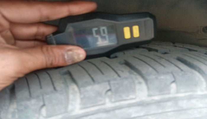 2017 Tata Hexa XTA 4X2 6 STR, Diesel, Automatic, 1,86,053 km, tyre