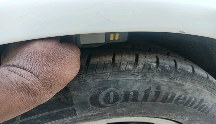 2012 Volvo XC 60 D4 KINETIC, Diesel, Automatic, 1,89,784 km, tyre