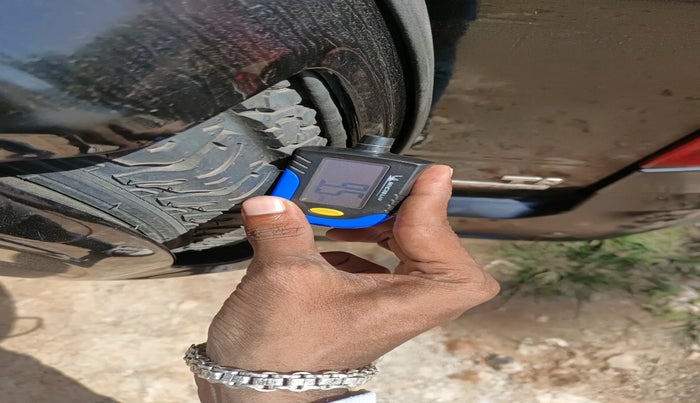 2017 Mahindra TUV300 T8 AMT, Diesel, Automatic, 95,509 km, tyre