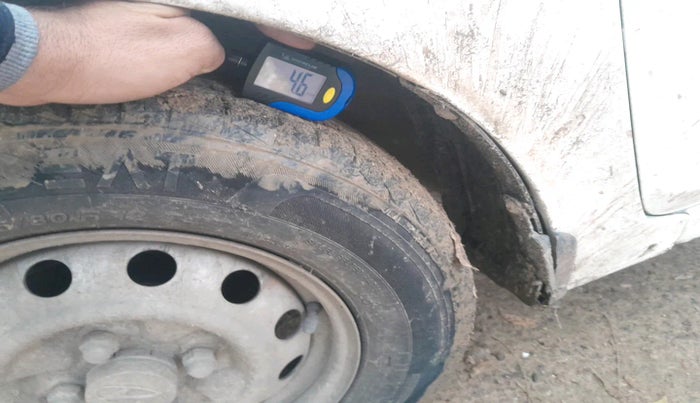 2015 Hyundai Eon D-LITE+, Petrol, Manual, 82,500 km, tyre