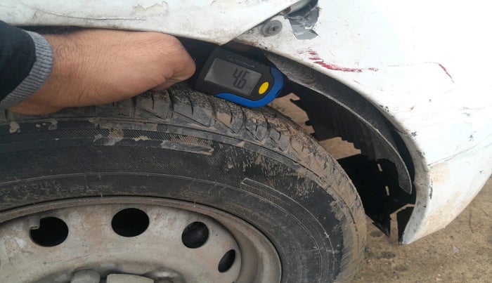 2015 Hyundai Eon D-LITE+, Petrol, Manual, 82,500 km, tyre