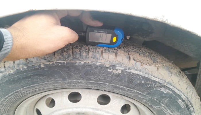 2015 Hyundai Eon D-LITE+, Petrol, Manual, 82,500 km, tyre