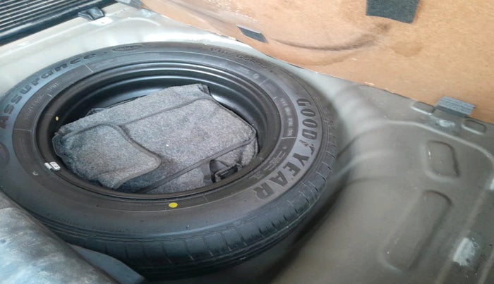 2021 KIA SONET HTX 1.5, Diesel, Manual, 1,18,191 km, tyre