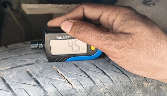 2024 Tata PUNCH PURE MT CNG, Petrol, Manual, 29,196 km, tyre