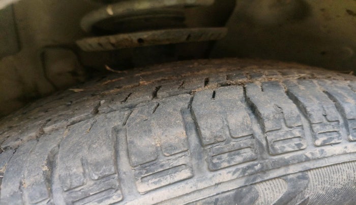 2012 Volkswagen Vento TRENDLINE DIESEL 1.6, Diesel, Manual, 1,36,402 km, tyre