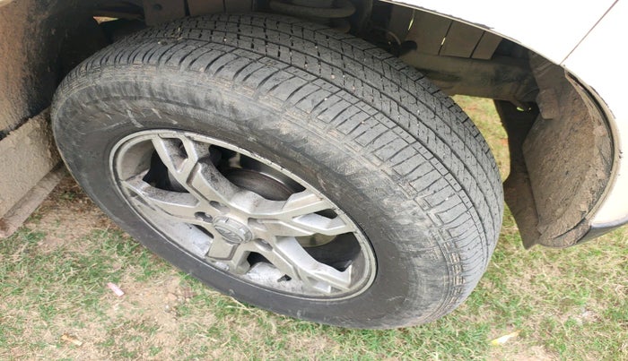 2015 Mahindra Scorpio S10, Diesel, Manual, 1,37,688 km, tyre