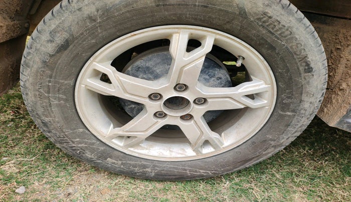 2015 Mahindra Scorpio S10, Diesel, Manual, 1,37,688 km, tyre