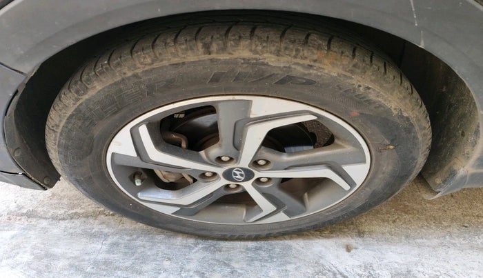 2018 Hyundai Creta SX AT 1.6 PETROL, Petrol, Automatic, 1,13,603 km, tyre