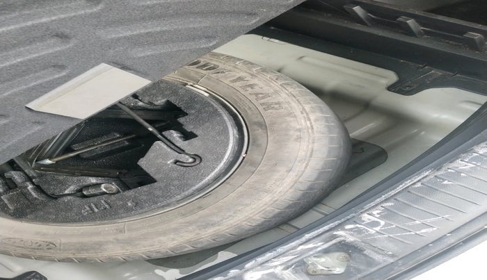 2017 Hyundai Creta SX PLUS AT 1.6 DIESEL, Diesel, Automatic, 1,71,408 km, tyre