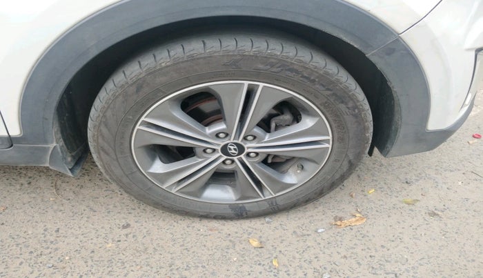 2017 Hyundai Creta SX PLUS AT 1.6 DIESEL, Diesel, Automatic, 1,71,408 km, tyre