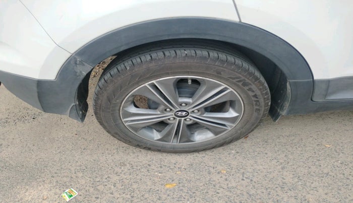 2017 Hyundai Creta SX PLUS AT 1.6 DIESEL, Diesel, Automatic, 1,71,408 km, tyre