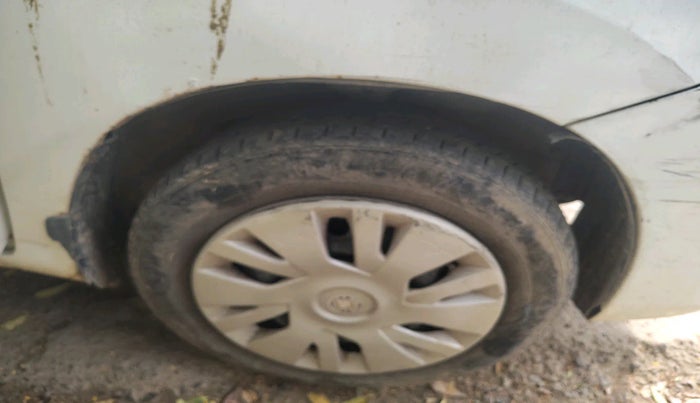 2015 Maruti Wagon R 1.0 LXI CNG, Petrol, Manual, 1,29,853 km, tyre