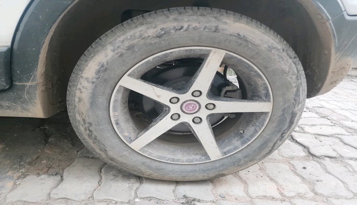 2022 Mahindra XUV300 W8 1.5 DIESEL, Diesel, Manual, 23,500 km, tyre