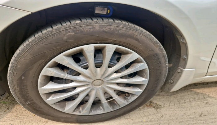 2016 Maruti Ciaz VDI SHVS, Diesel, Manual, 1,21,161 km, tyre