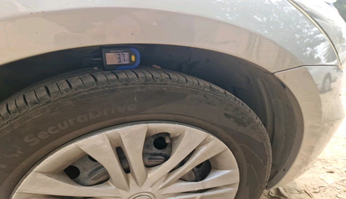 2016 Maruti Ciaz VDI SHVS, Diesel, Manual, 1,21,161 km, tyre