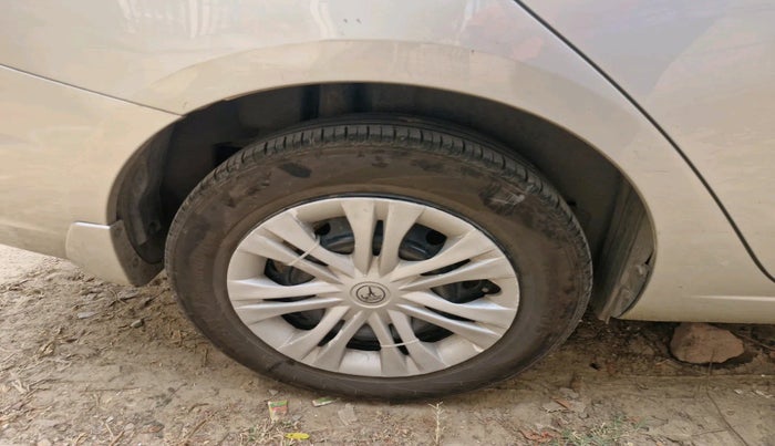 2016 Maruti Ciaz VDI SHVS, Diesel, Manual, 1,21,161 km, tyre