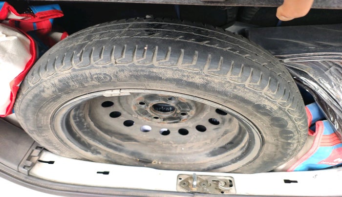 2017 Maruti Wagon R 1.0 VXI, Petrol, Manual, 1,52,626 km, tyre