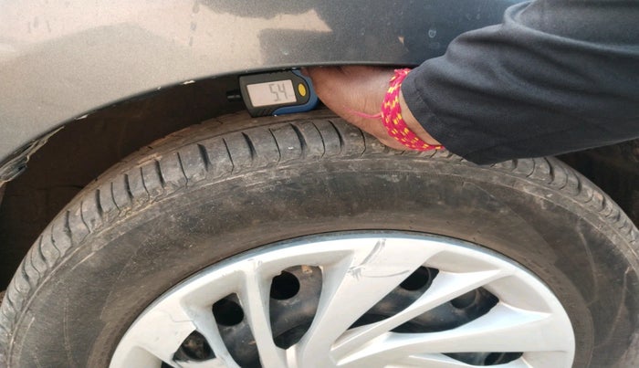 2014 Maruti Ertiga VDI, Diesel, Manual, 1,82,872 km, tyre