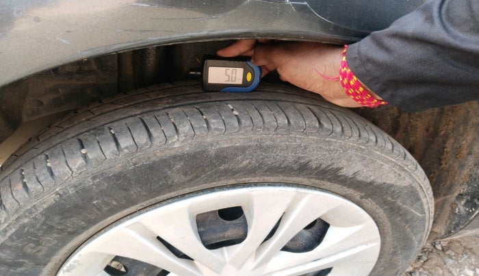 2014 Maruti Ertiga VDI, Diesel, Manual, 1,82,872 km, tyre