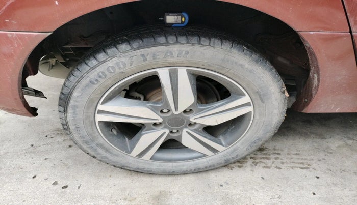 2013 Renault Koleos 4x4 AT, Diesel, Automatic, 80,369 km, tyre