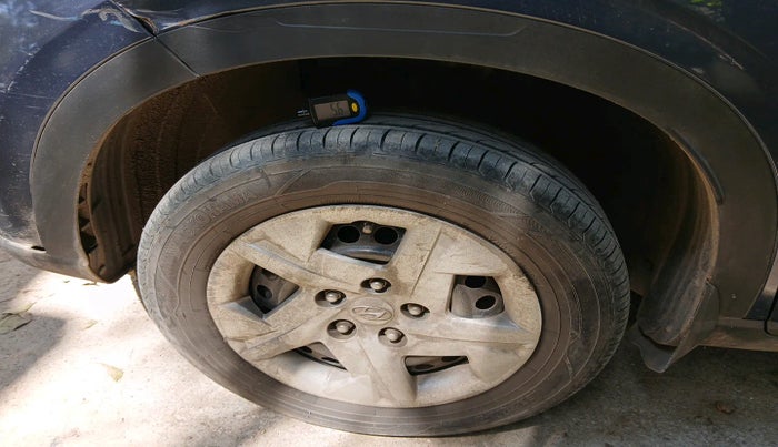 2021 Hyundai VENUE S 1.2, Petrol, Manual, 66,955 km, tyre