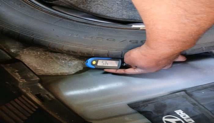 2021 Hyundai VENUE S 1.2, Petrol, Manual, 66,955 km, tyre