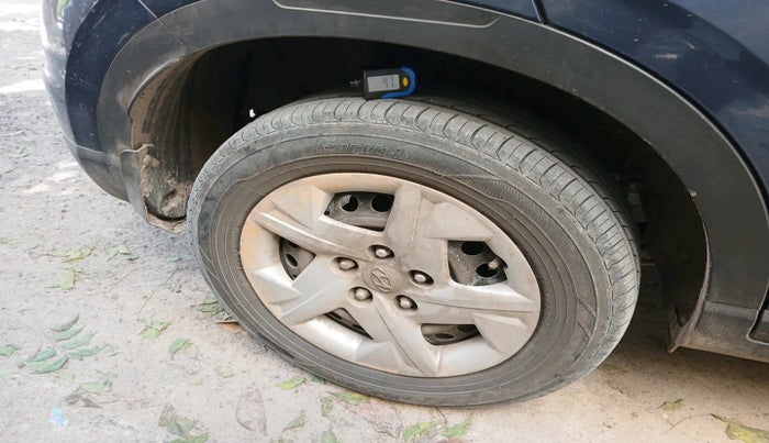 2021 Hyundai VENUE S 1.2, Petrol, Manual, 66,955 km, tyre